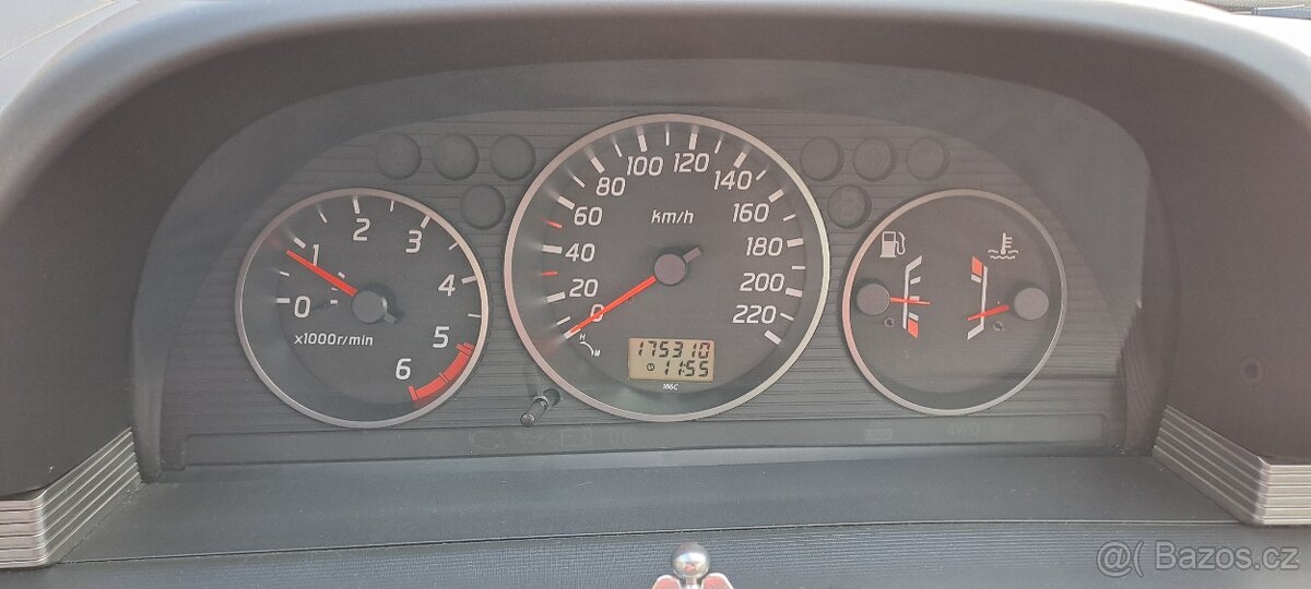 NISSAN X-Trail 2,2 DCi -WEBASTO - 13