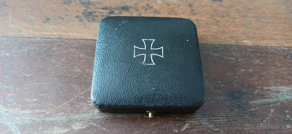 Záslužný kříž, železný kříž v etui. - 13
