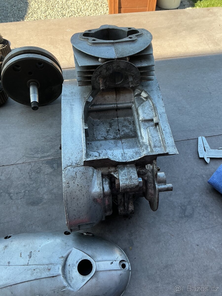 Prodám rozebraný motor Jawa ČZ 175/356 - 13