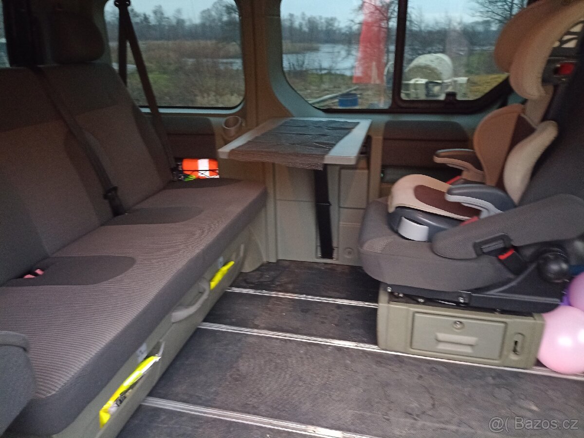 Prodám Opel vivaro life,westfalia 2.5,automat - 13