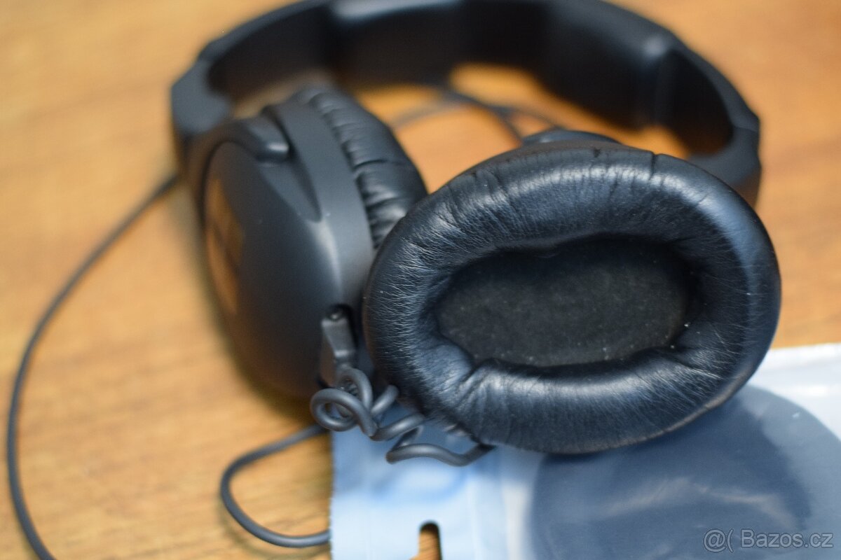 sluchátka Sennheiser HD 300 PRO - 13