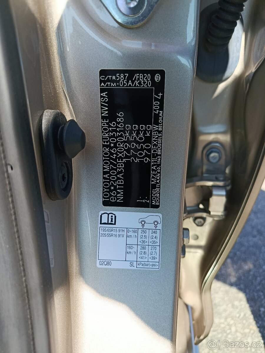 Toyota Corolla - 13