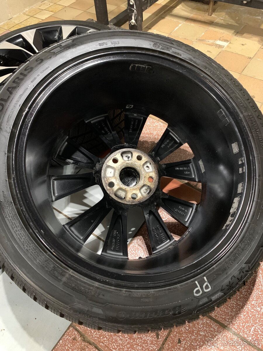Alu kola Škoda R18 5X112 ZÁNOVNÍ ZIMNÍ PNEU 235/45 R18 8,5mm - 13