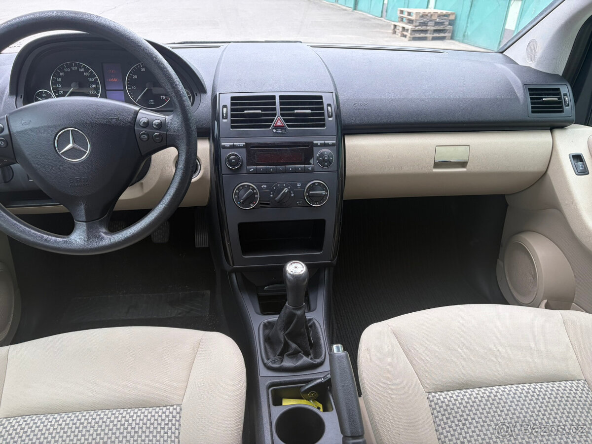 Mercedes - Benz A170 - 13