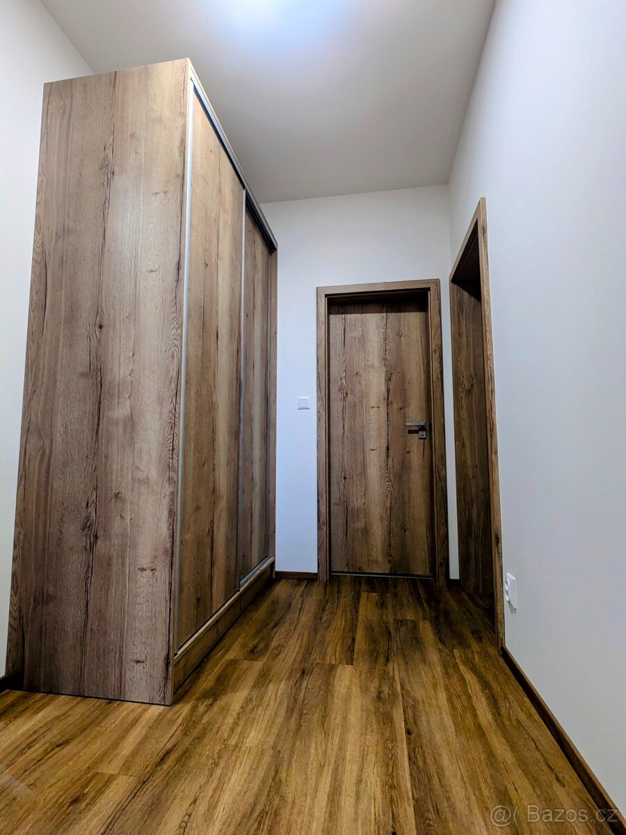 Pronájem 3+kk s terasou a parkováním v Hodoníně - 13