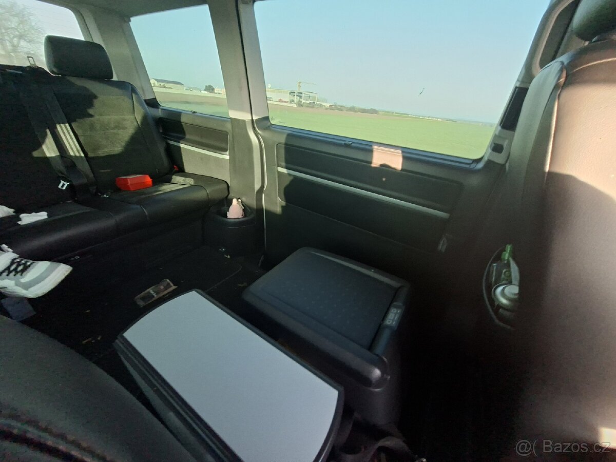 VW MULTIVAN T6 Highline. RV 2016 - 13