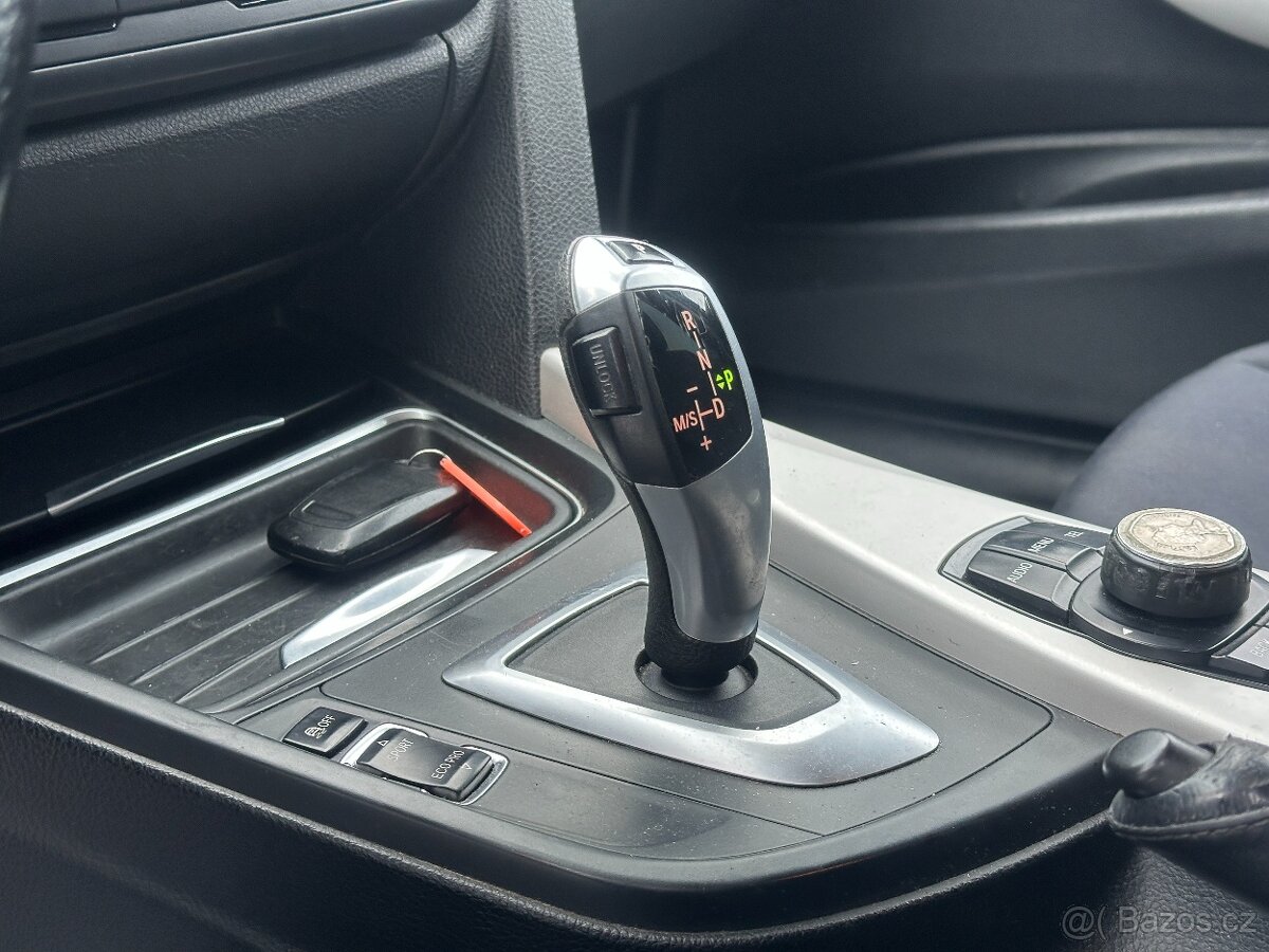 BMW 318D 2014 - 13