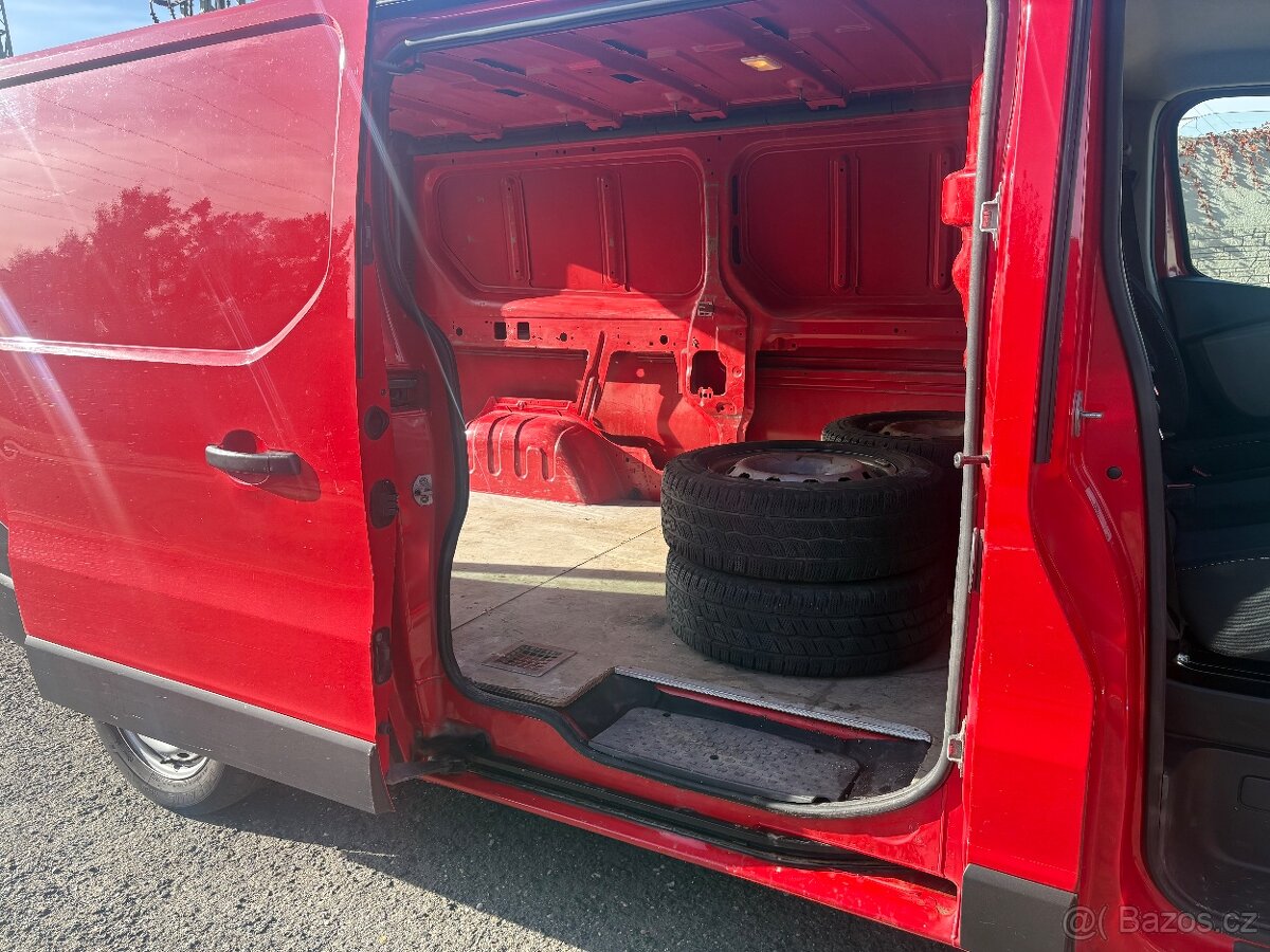 Renault Trafic long 1.6 DCI, 70KW 11/2017 175000km NOVÁ STK - 13