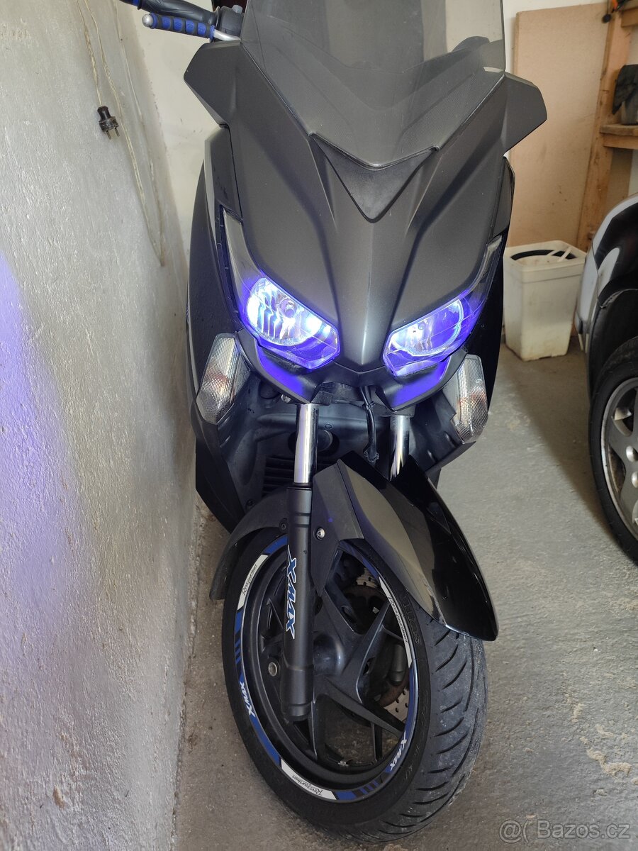 Skútr Yamaha Xmax 125 - 13