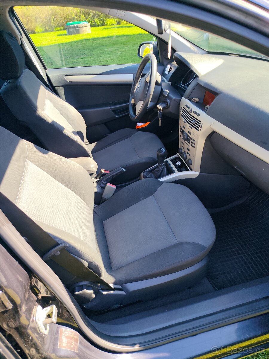Opel Astra A-H 16v caravan (benzín) - 13