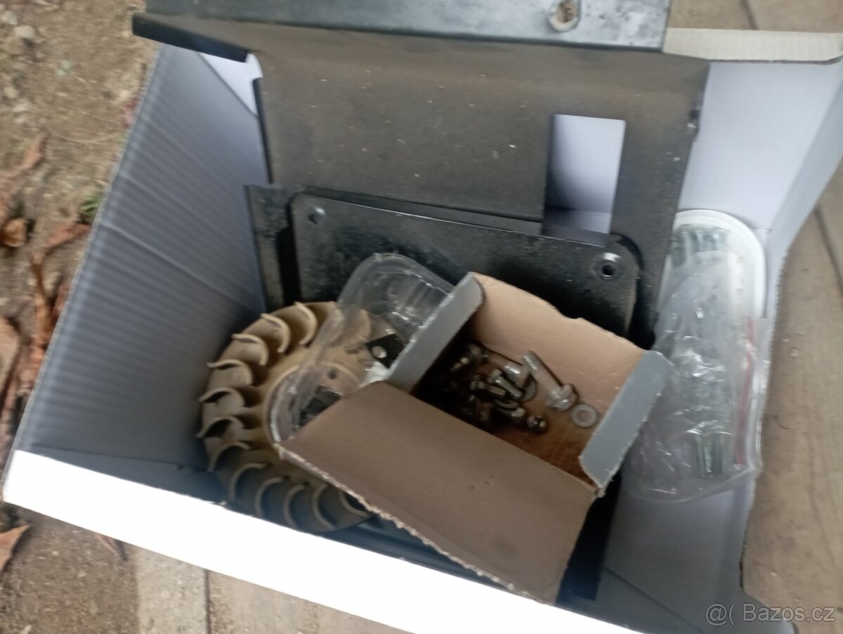 ELEKTROCENTRÁLA ZIPPER - ZIMNÍ SLEVA - LIKVIDACE - 13