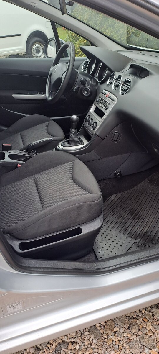 Peugeot 308 1.4i 70kW ČR 1.MAJ KLIMA - 13