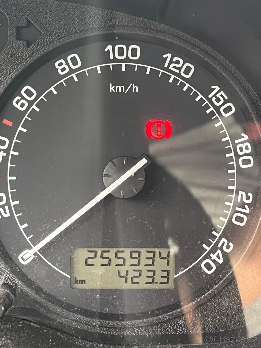 Škoda Octavia I, 1.6 i 75 kW - 13