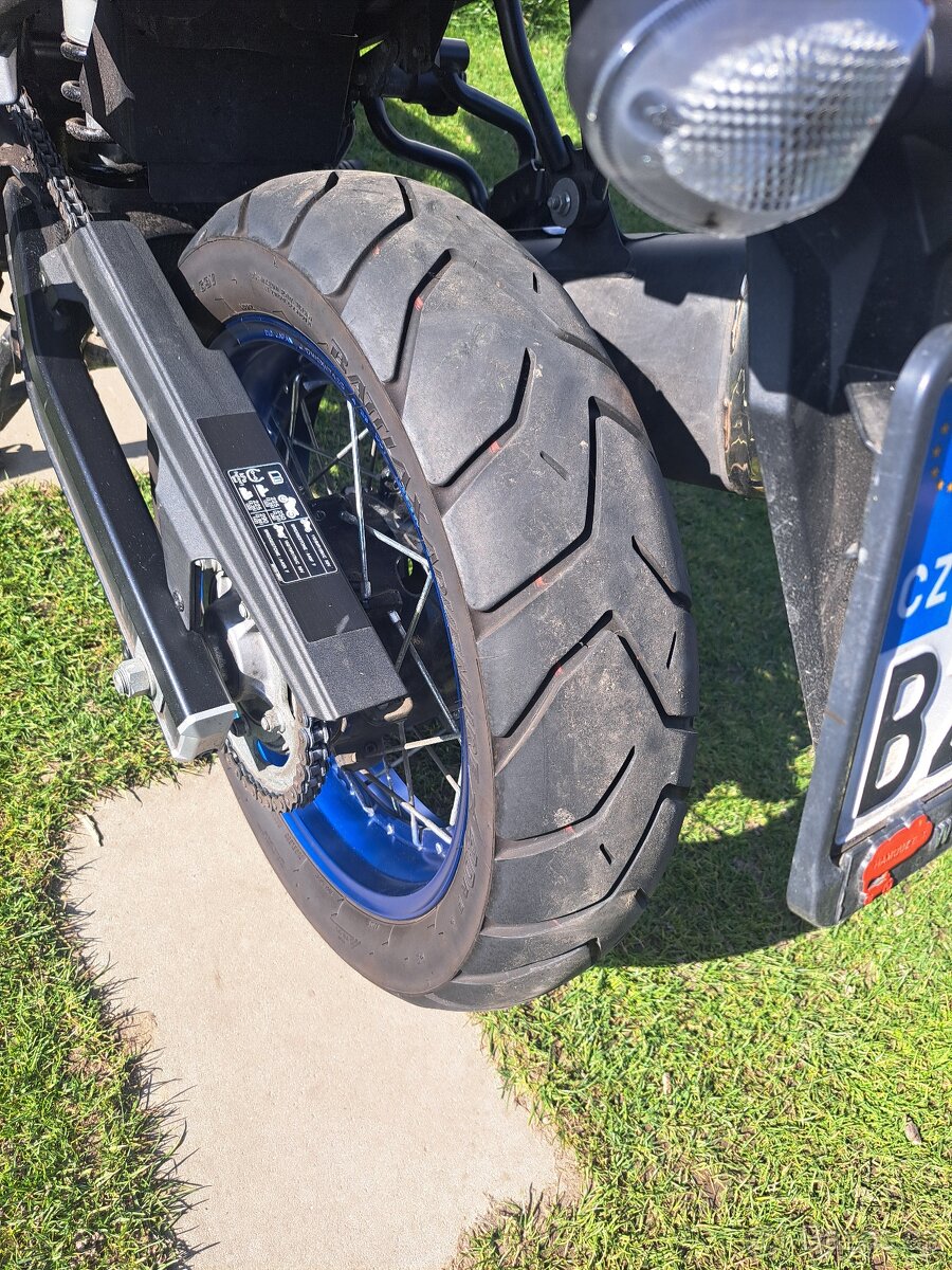 Suzuki V-Strom XT 650 - 13