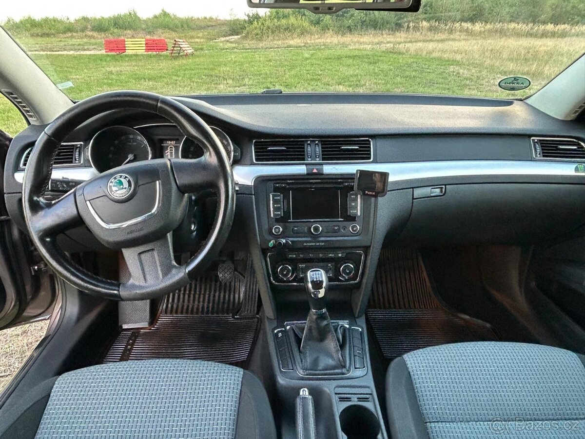 Prodám Škoda Superb II kombi. - 13