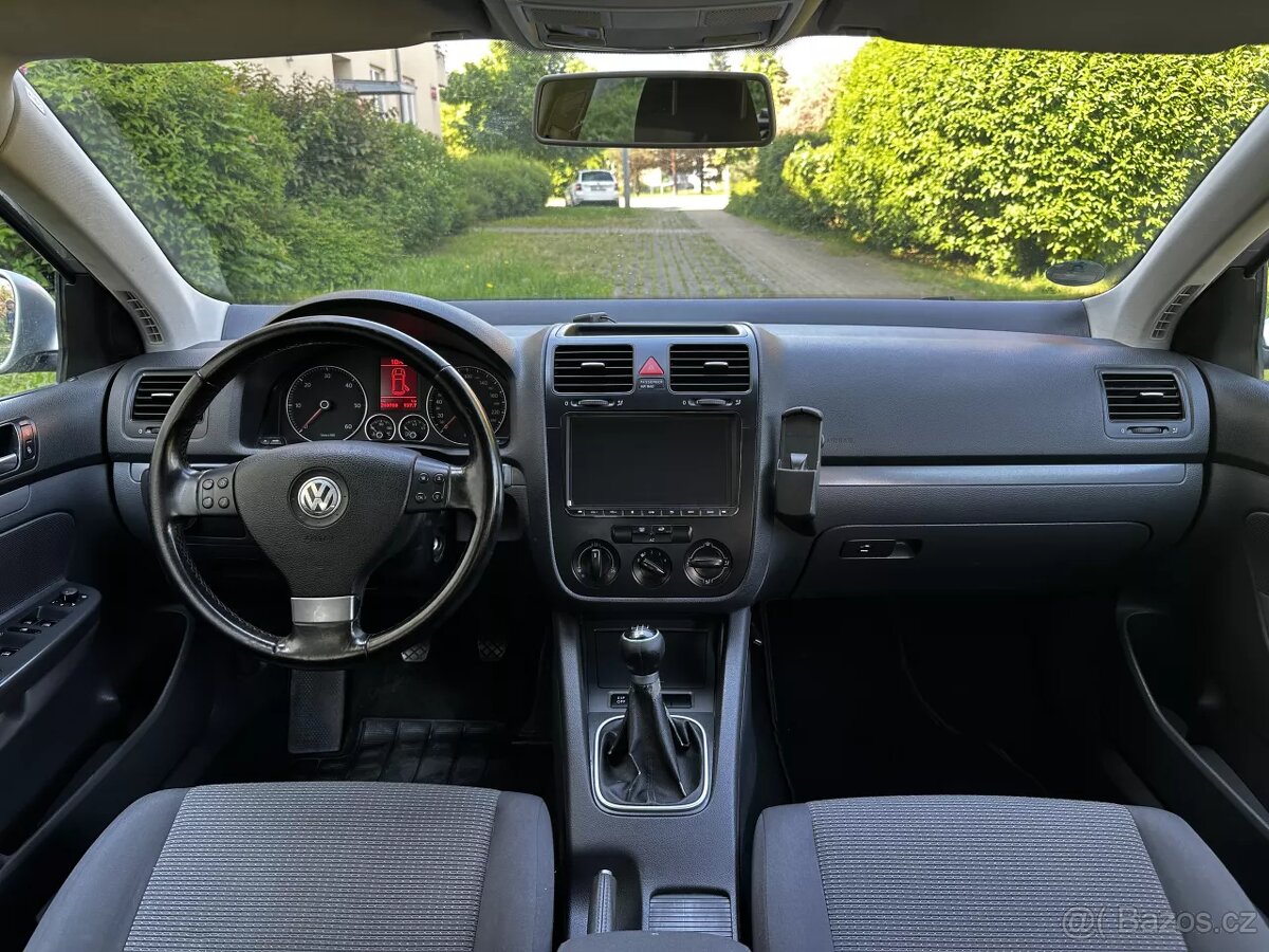 Volkswagen Golf V Combi 1.9 TDI 77kW Navi Tažné ALU R17 2009 - 13