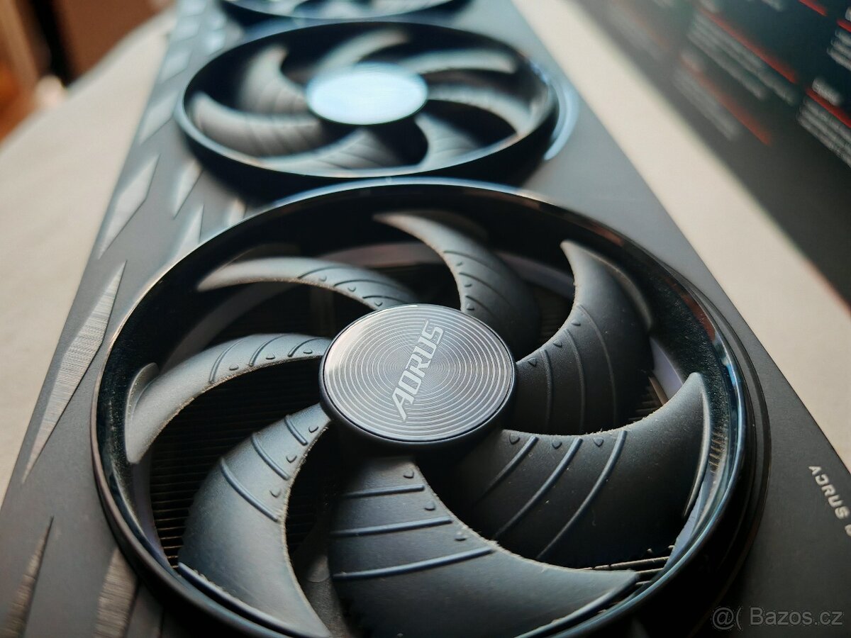 Rx 9070 xt aorus elite - 13