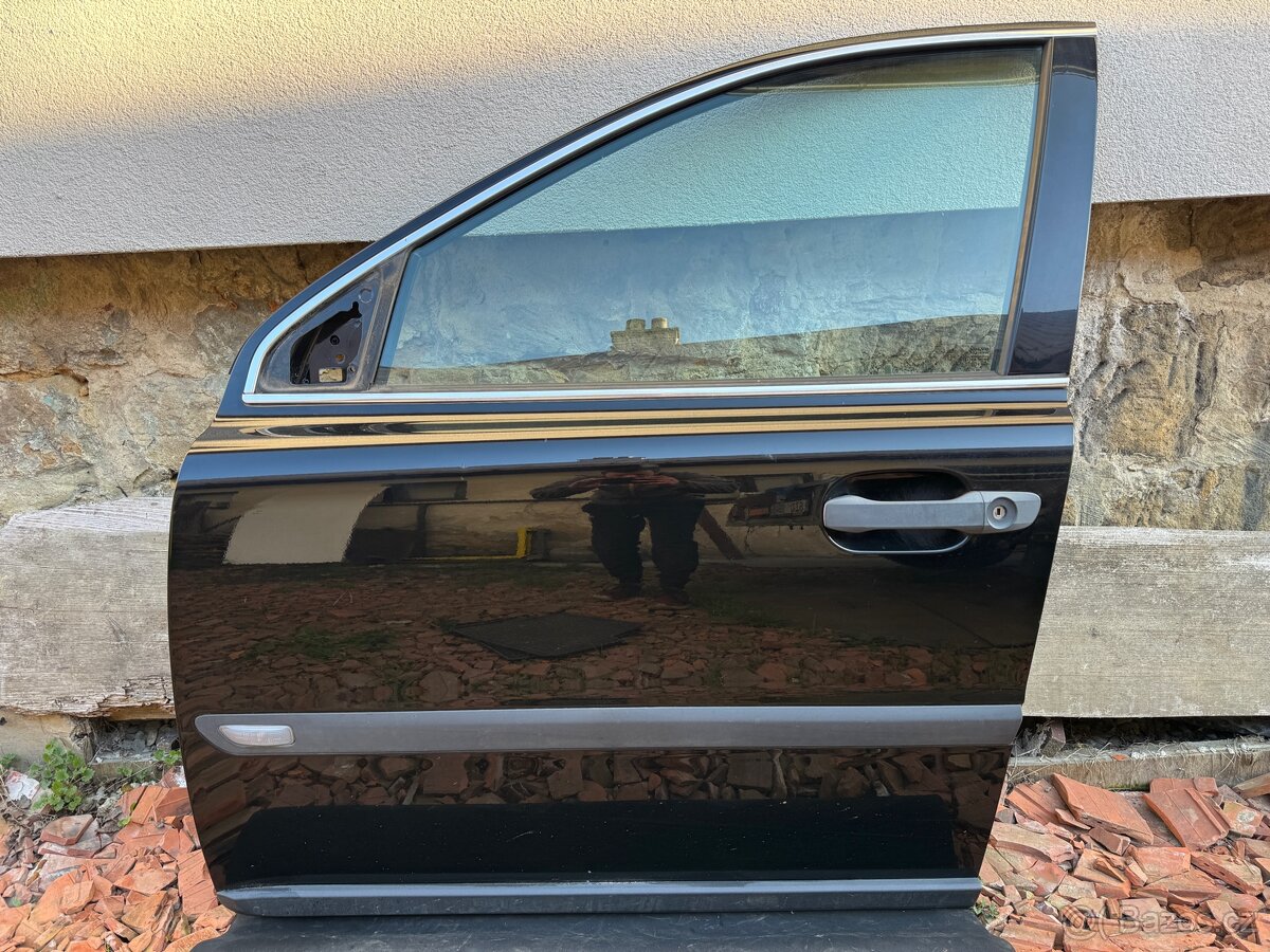 Dveře Volvo XC90 - černá barva 01900 - BLACK STONE SOLID - 13