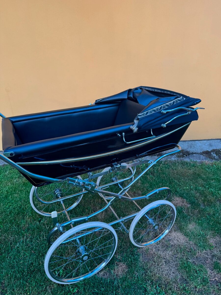 Retro kočárek Silver Cross pro miminko - 13