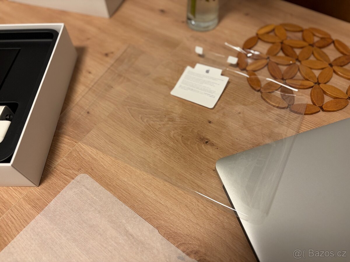 MacBook Air 13" (2017) - 13