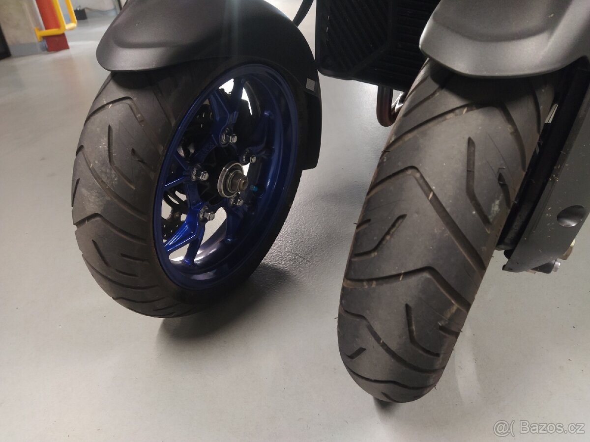 Yamaha Niken 850, rok 2021, Akrapovič - 13