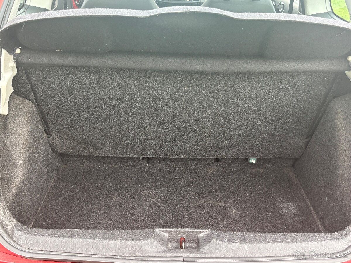 Nissan Micra K12 - 13