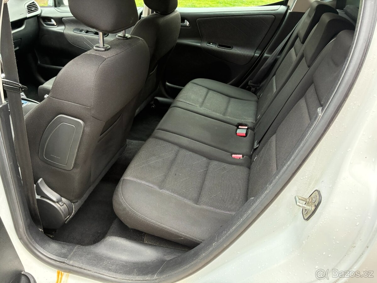 Peugeot 207 - 13