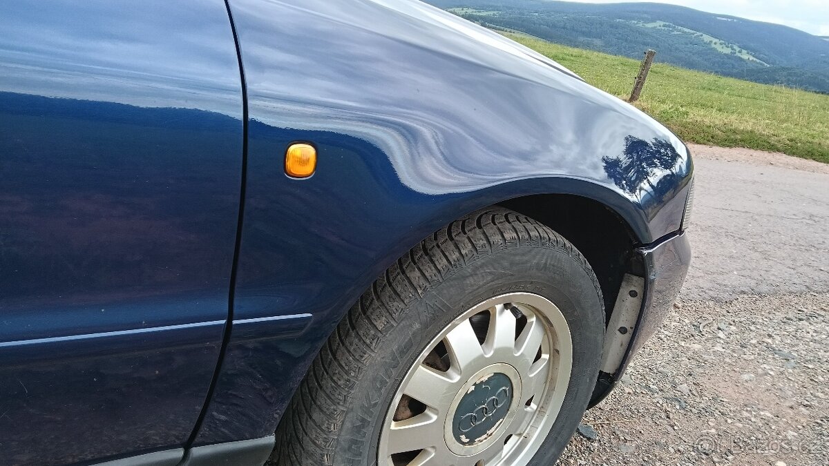 Audi A4 B5 1.8 quattro 4x4 modrý interiér - 13