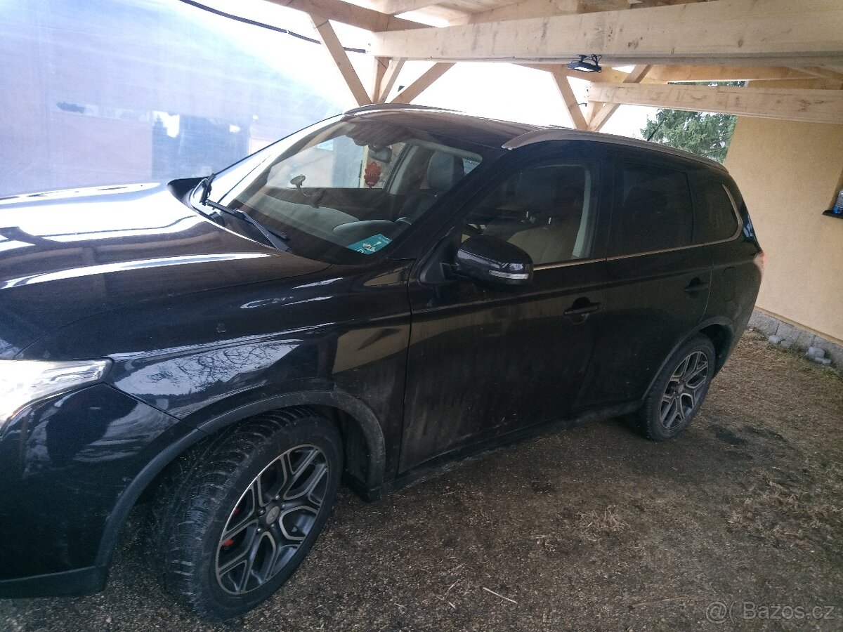 Prodám Mitsubishi Outlander - 13