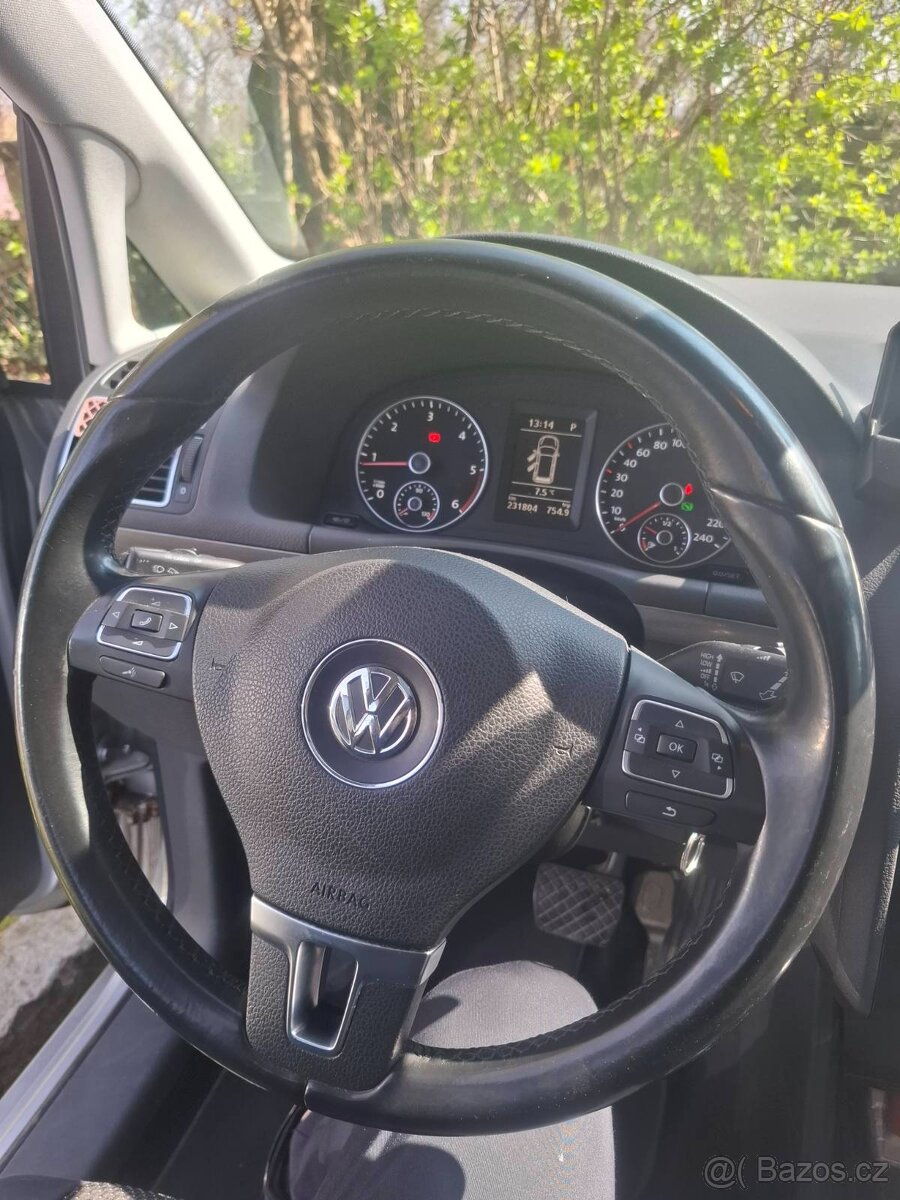 VW TOURAN 1.6TDI DSG R.V. 2014 - 13
