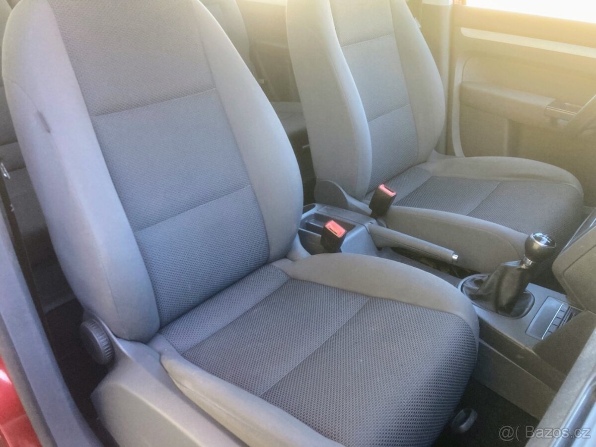 VW Touran 1,6TDi (77kW)STK DO 5/2028 - 13