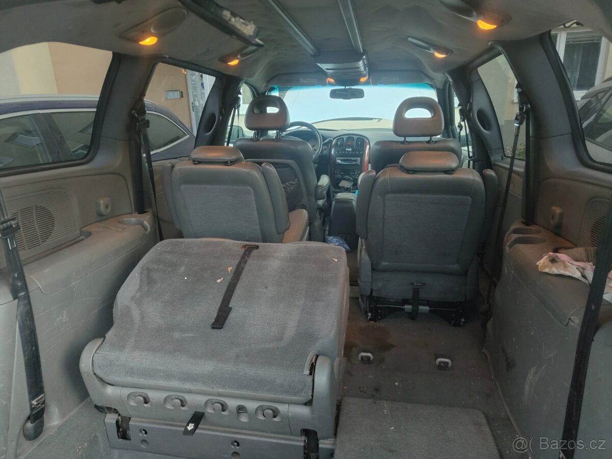 Chrysler Grand Voyager 2,8 CRD automat Stow´N Go, 7míst - 13