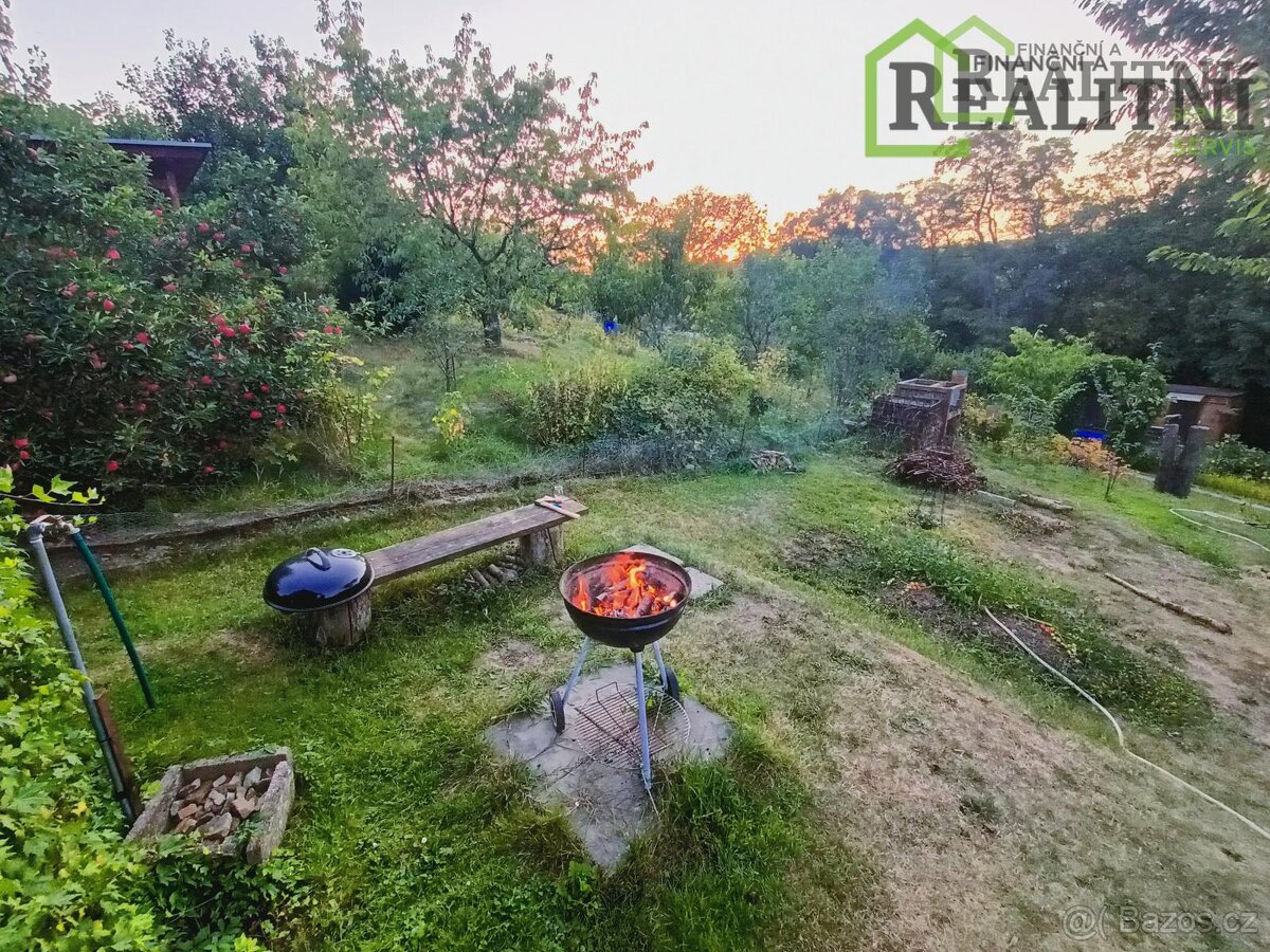 Prodej zahradního altánu v žádané zahrádkářské osadě Hliník - 13