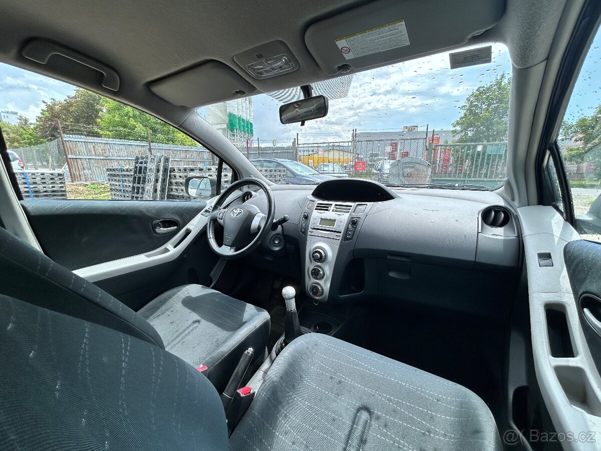 Toyota Yaris - 13