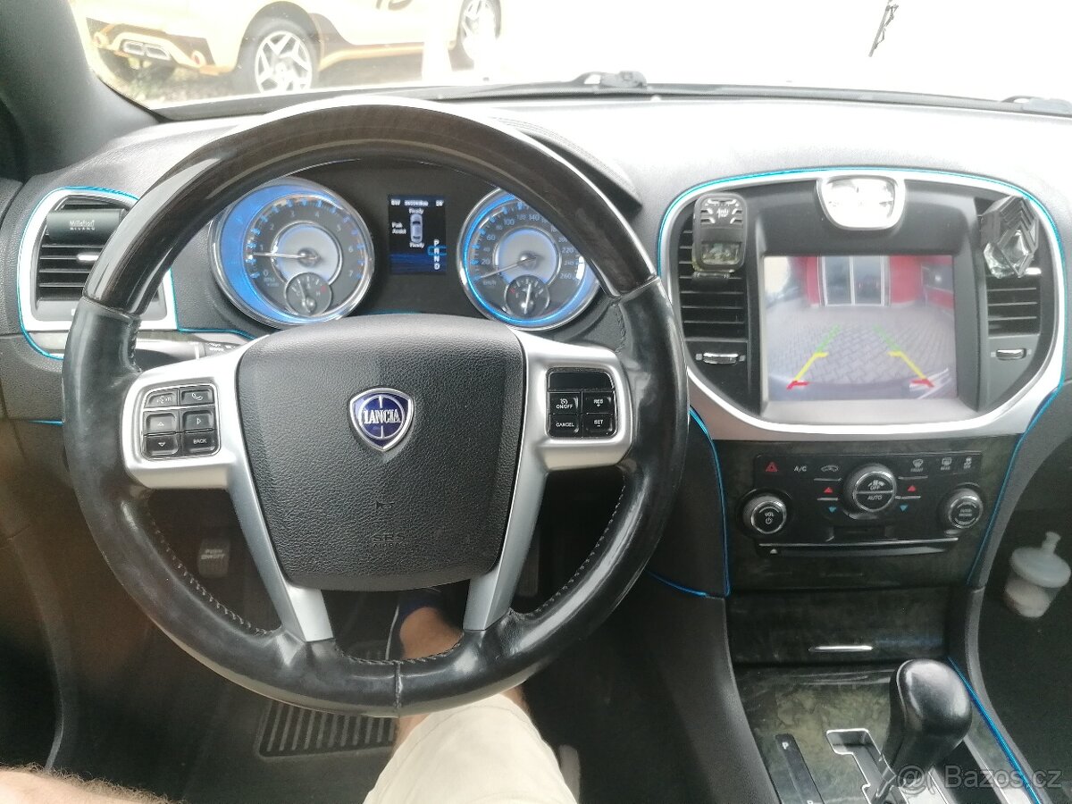 Lancia Thema 3,0 CRD 6V 176kW Executive - 13