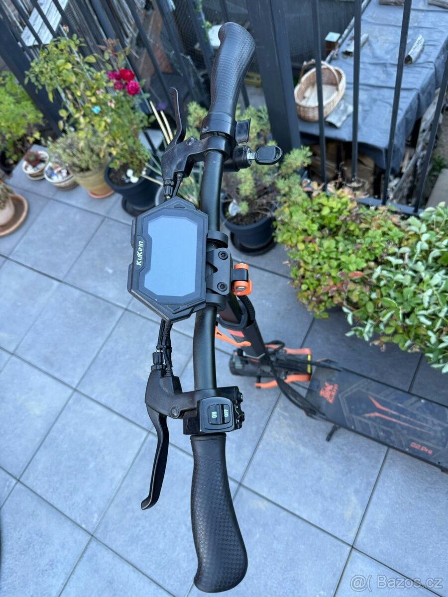 Kukirin G2 Pro s příslušenstvím - 13