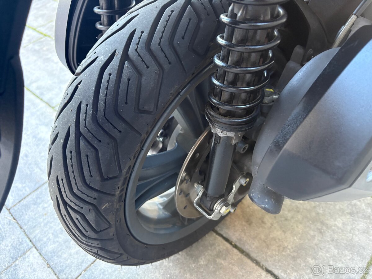 Piaggio mp3 yourban 300 2013 - 13