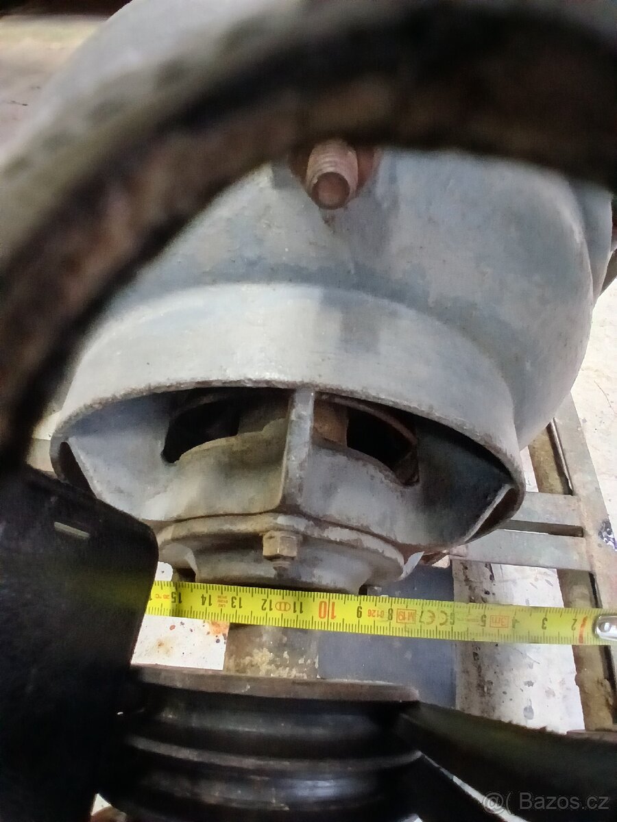 Prodám motorovou pilu Erman - 13