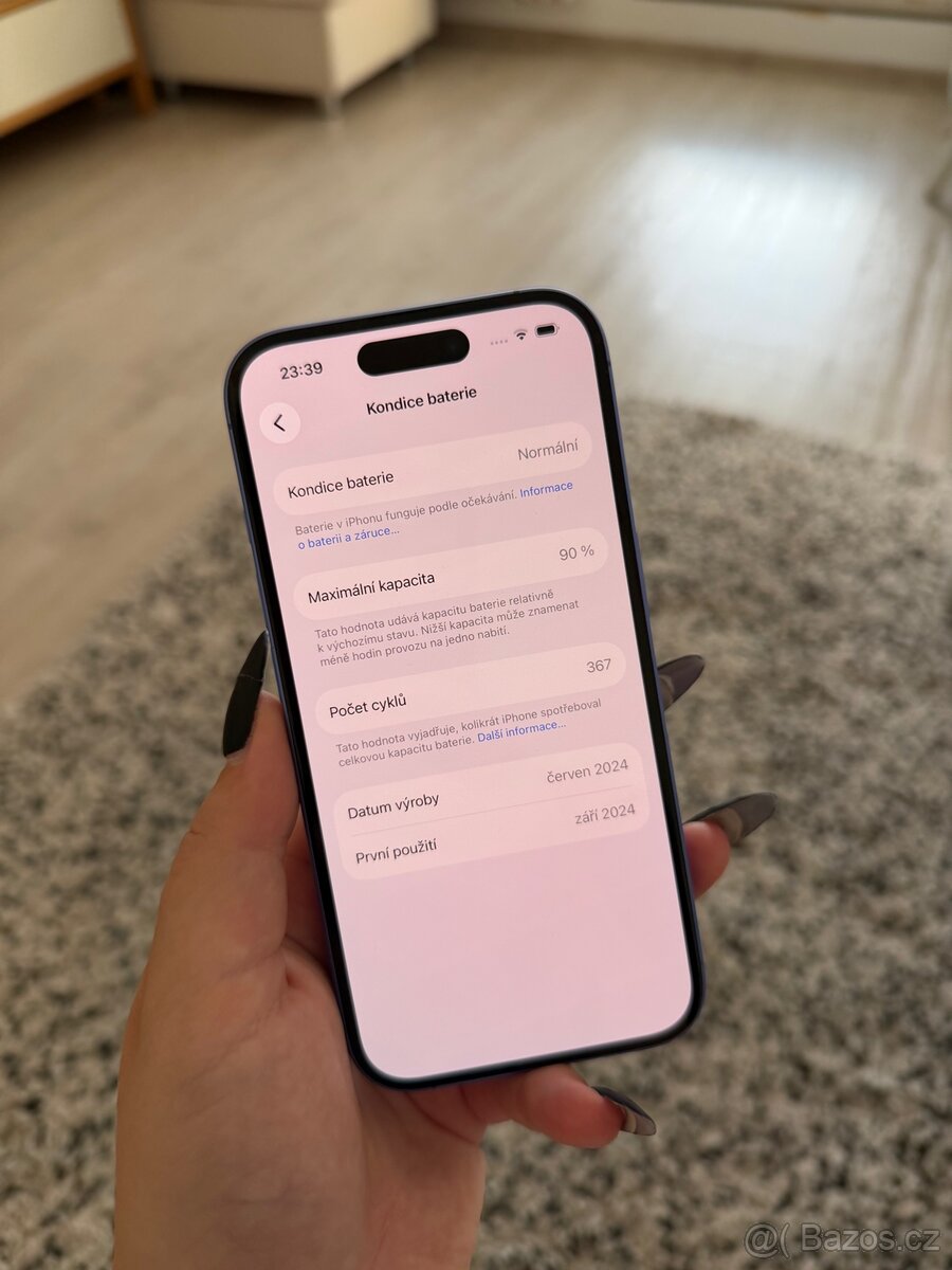 Apple iPhone 16 (128GB) - 13