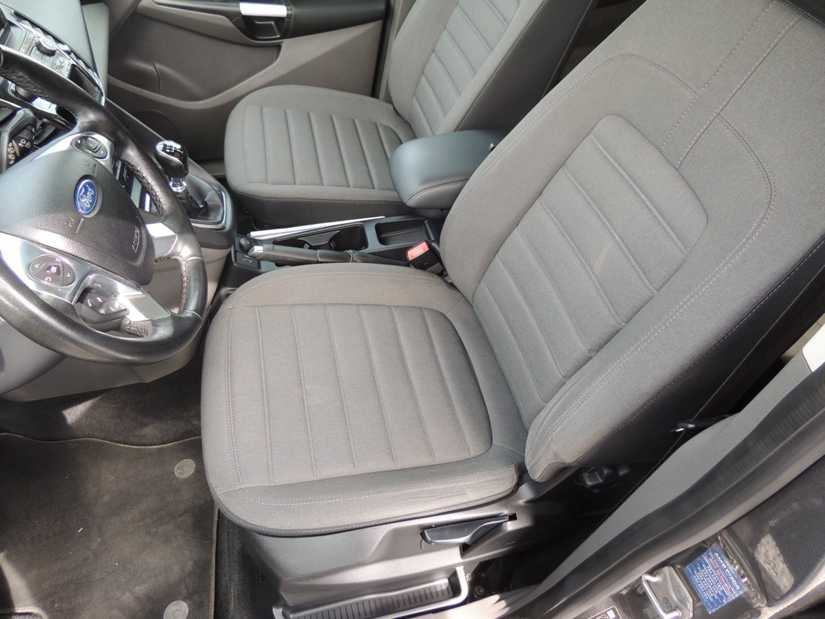 Ford Tourneo Connect 1.5TDCi,88kw,L2,Titanium,ČR,-21%DPH - 13