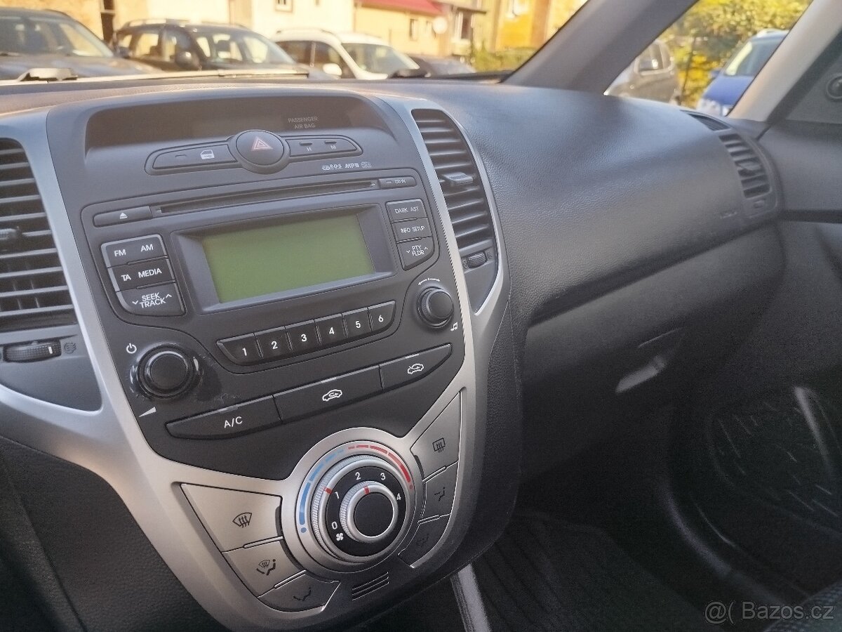 Hyundai ix20 1.4i 66 kW, r.v. 9/2011, najeto 157.962 km - 13