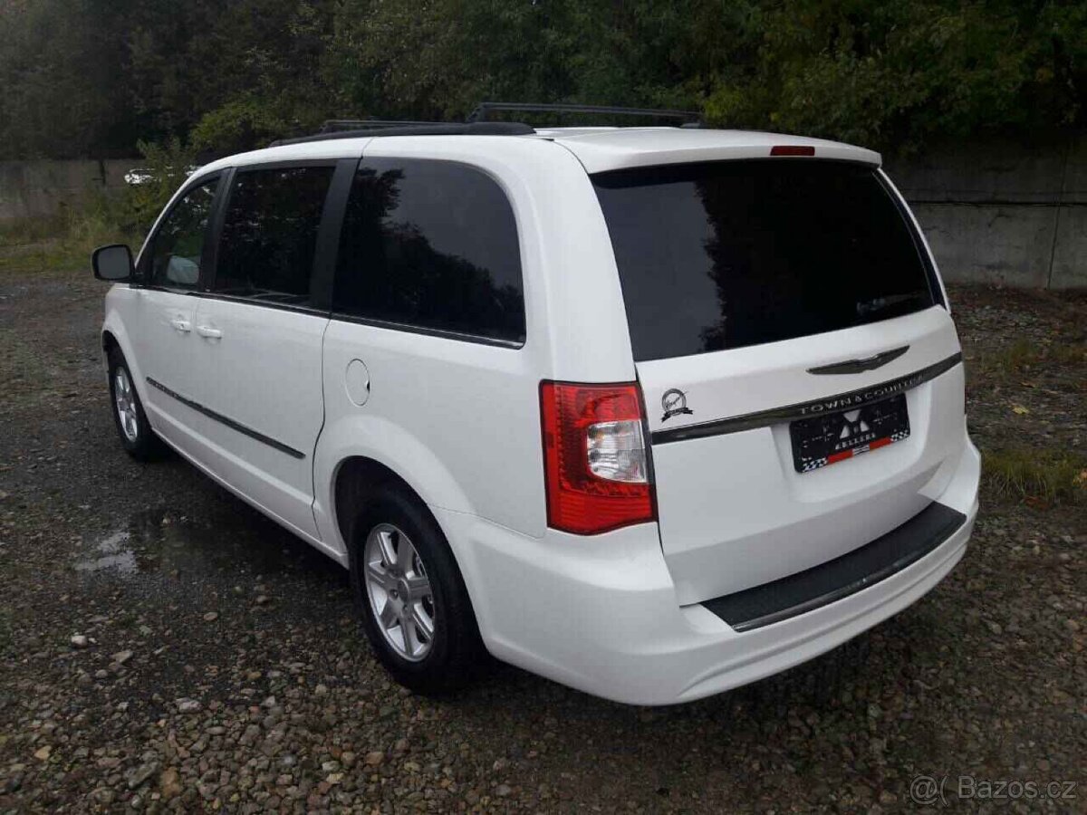 Chrysler Town and Country 3,6 pentastar - 13