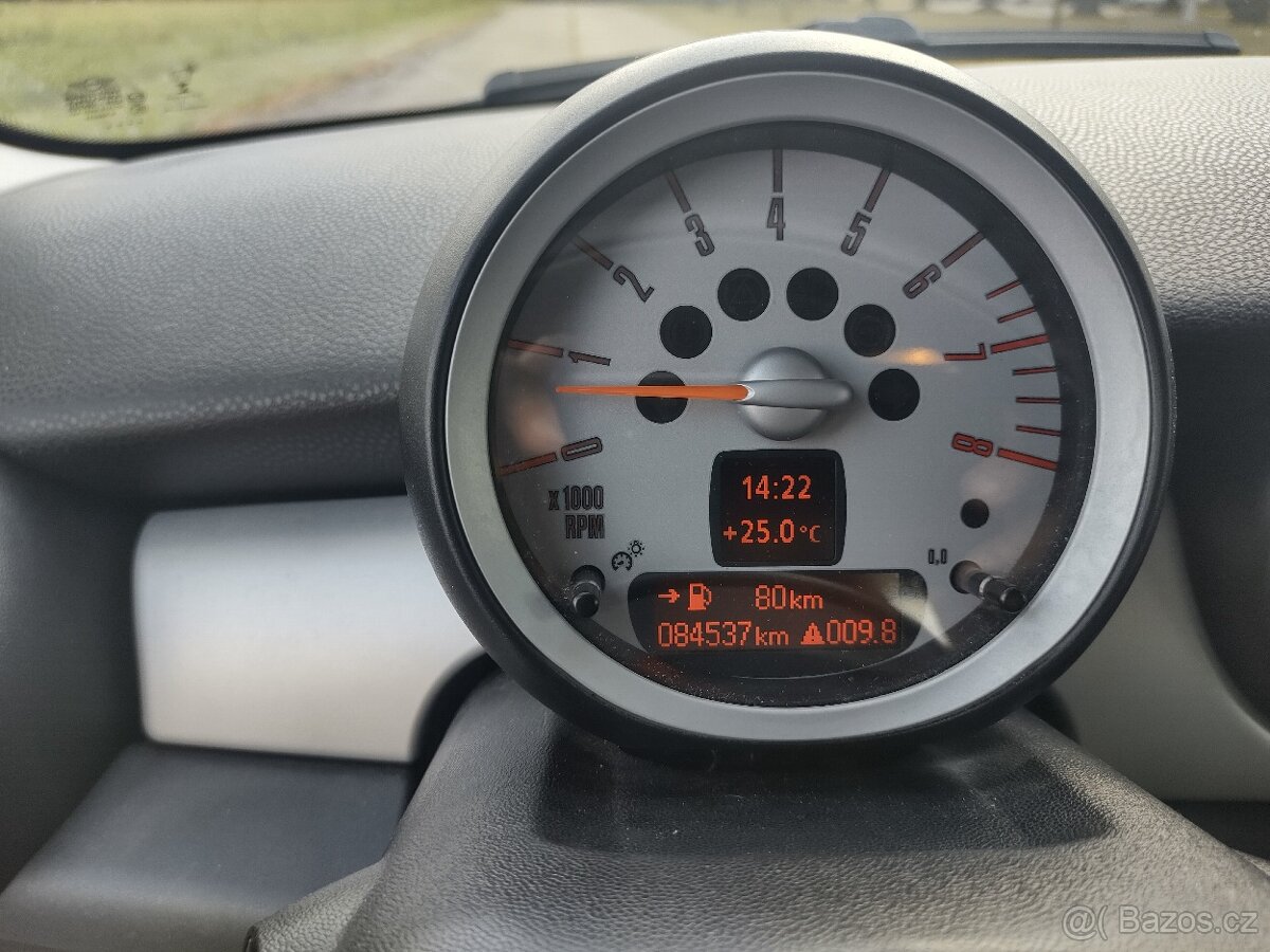 Mini Cooper 1.4 70 kW, 2009, najeto 84t km - 13