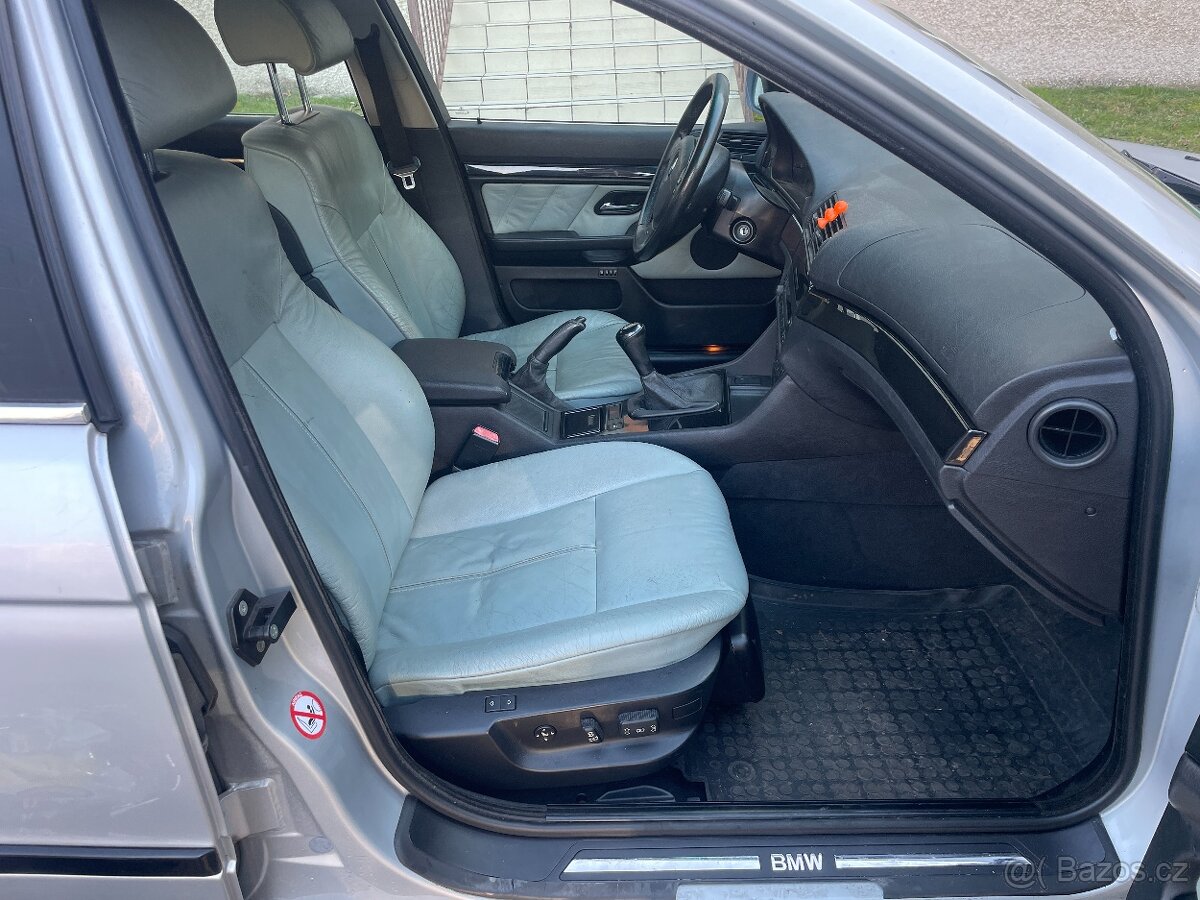 E39 528i touring - 13