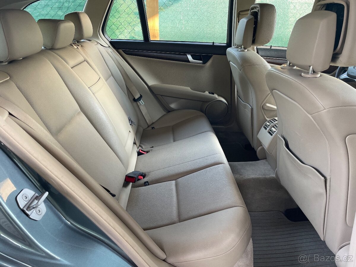 Mercedes-Benz C200 2.2 CDI Elegance W204 facelift - 13