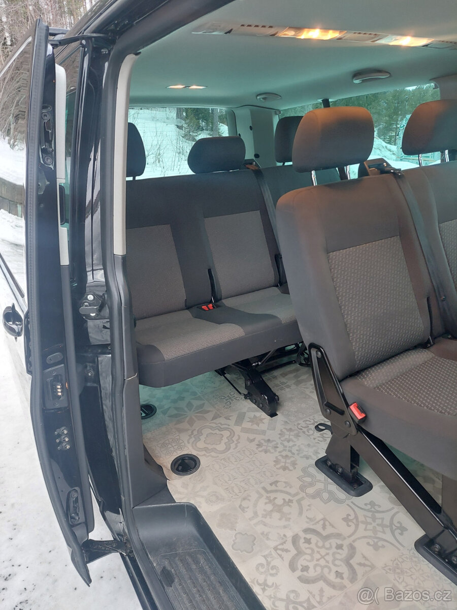 Volkswagen Caravelle - 13