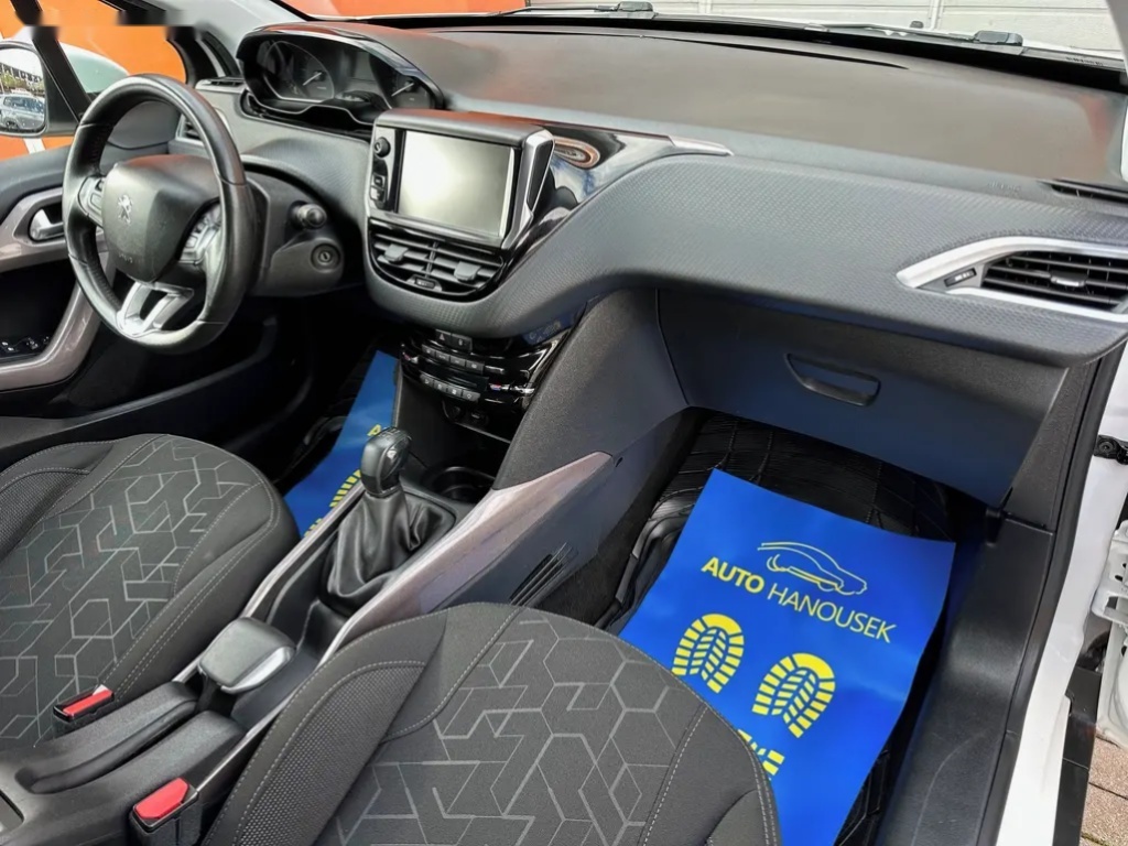 Peugeot 2008, 1.2 Puretech 60KW - 13