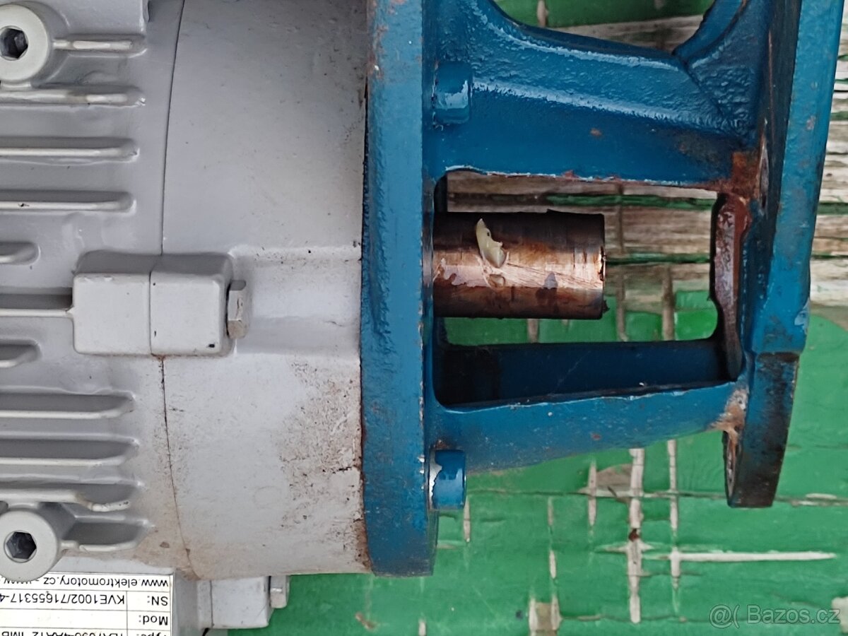 PRODÁM 2 KS ELEKTROMOTOR SIEMENS - 13