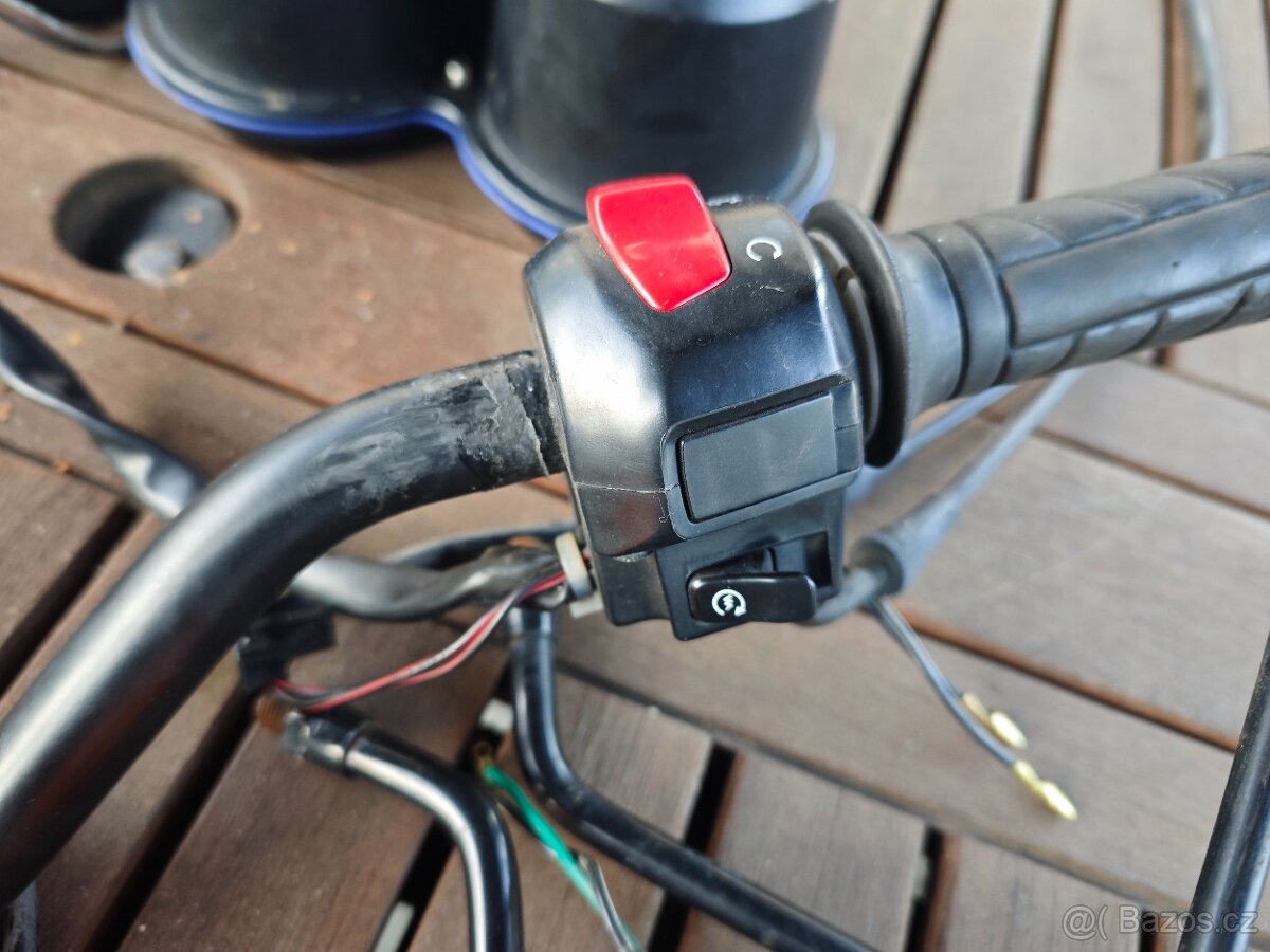 Suzuki GS 500 - díly - karburátory - 13