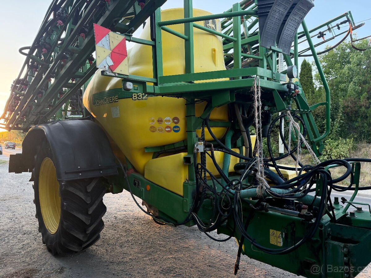 Postrykovac John Deere 832 rok vyroby 2005 - 13